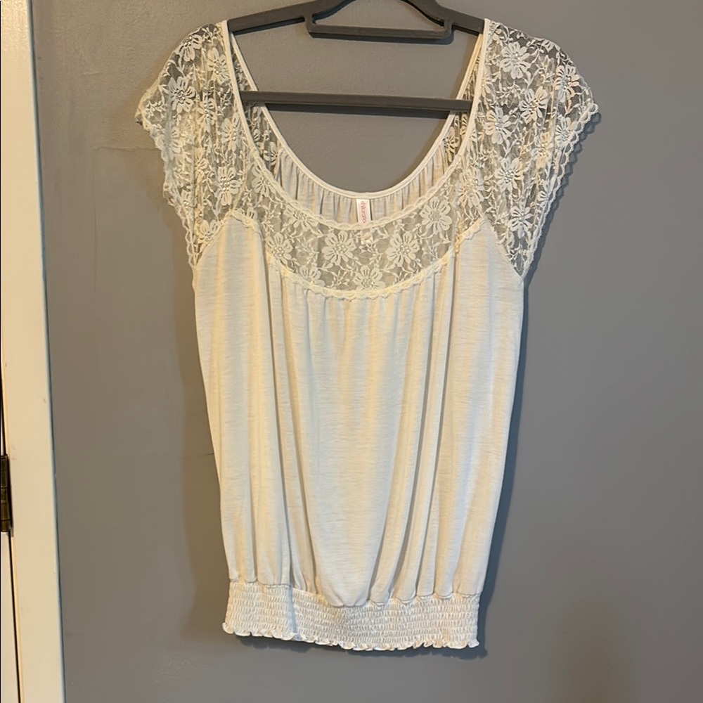 Xhilaration Cream Lace Cap Sleeve Blouse